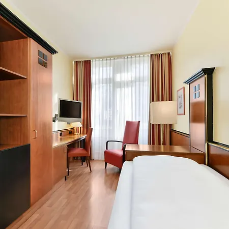 Nh City Sued Hotel